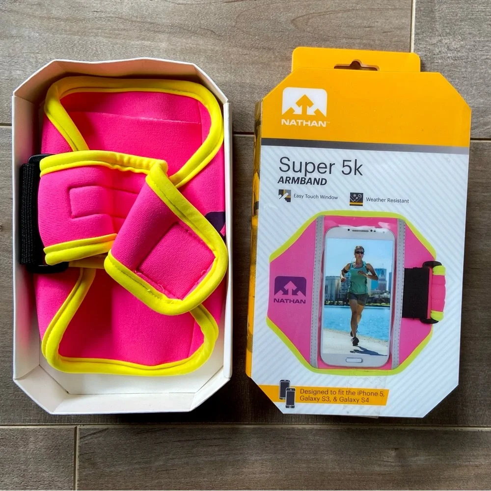 Nathan Super 5K Armband in Floro Fuchsia and Yellow